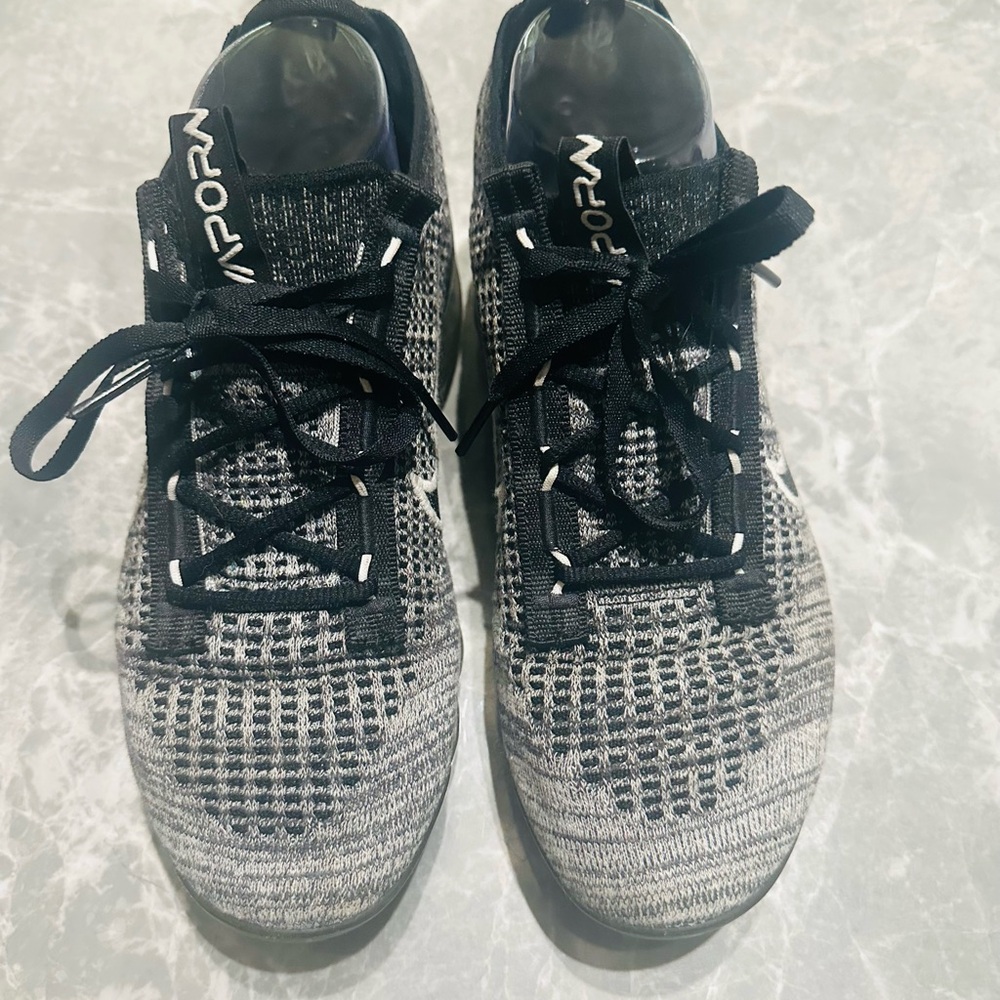 Nike Air Vapormax 2021 DH4088003 Black White Women Size 8